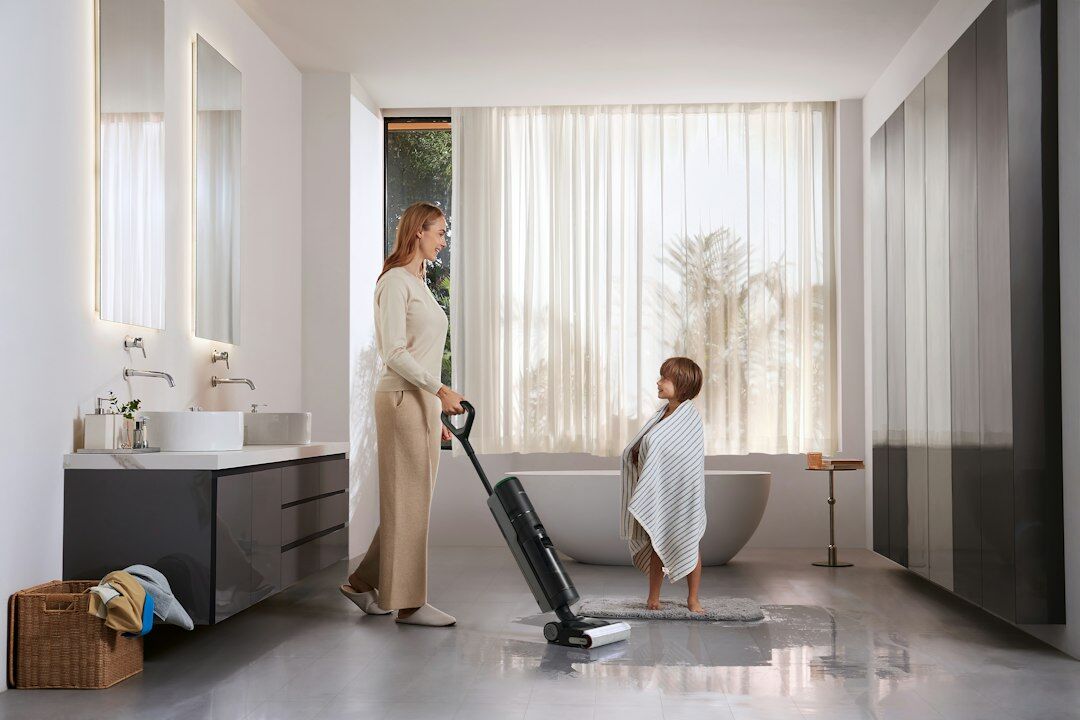 bathroom cleaning supplies